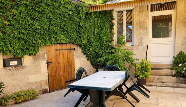 Homerez - Property for 5 ppl. with garden and terrace at Lignières-de-Touraine