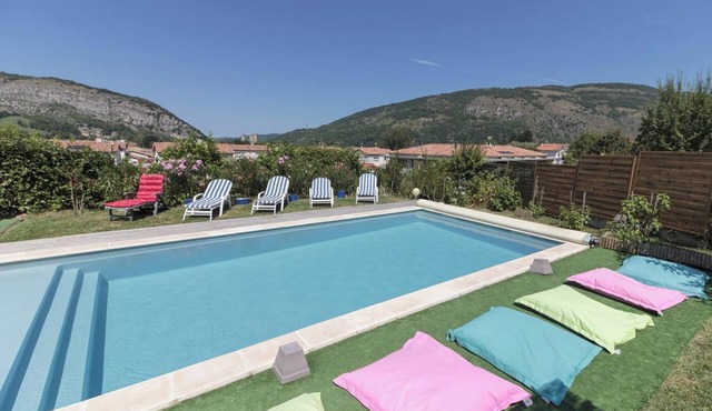 Homerez - Refined Villa in Foix with Private Pool and Jacuzzi