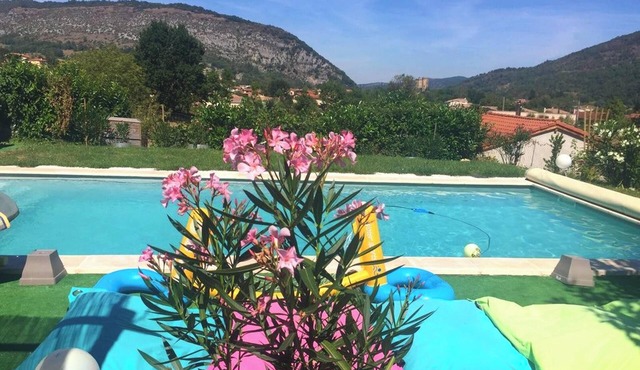 Homerez - Refined Villa in Foix with Private Pool and Jacuzzi