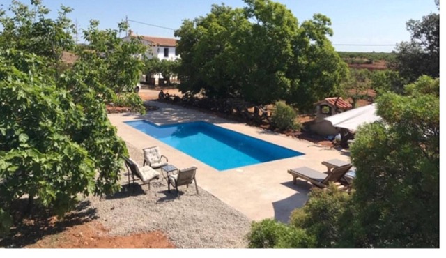 Homerez - Spacious villa for 6 ppl. with swimming-pool at Juncosa - Vall d'Alba