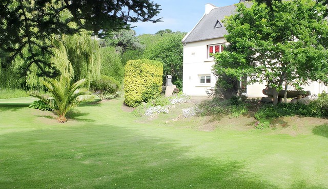 Homerez - Spacious Apartment in Trévou, 100m², Sea View.