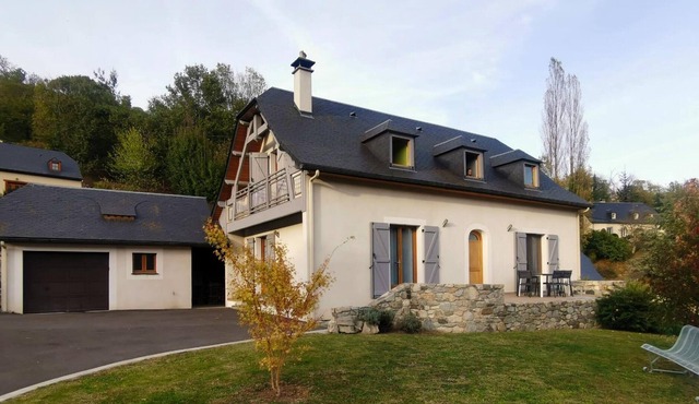 Homerez - Spacious house for 7 ppl. with terrace and balcony at Arras-en-Lavedan