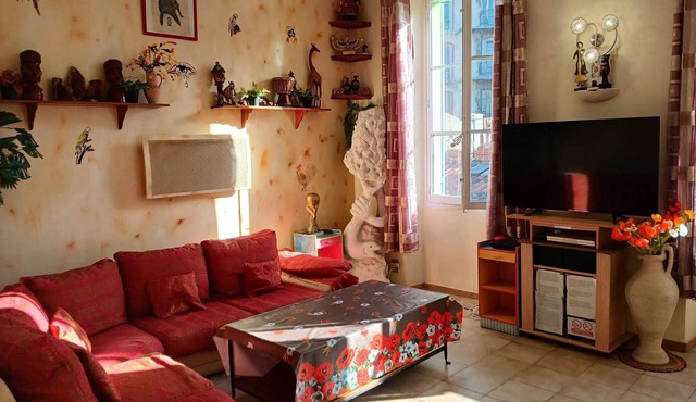 Homerez - Spacious apartment in Marseille - 90 m² with city view