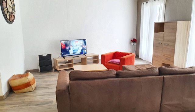 Homerez - Spacious Apartment in Perpignan, balcony