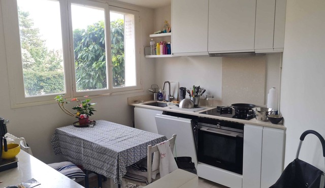 Homerez - Spacious apartment near Chatou with fenced garden