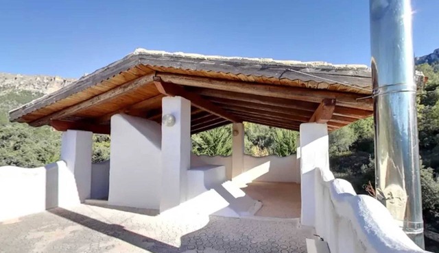 Homerez - Spacious Apartment in Yeste with Shared Pool