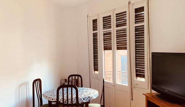 Homerez - Spacious appartement for 6 ppl. with terrace and balcony at Tortosa