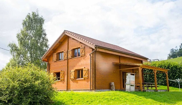 Homerez - Spacious Chalet in Le Tholy with Mountain View