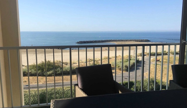 Homerez - Spacious Apartment in Cap d'Agde - Sea View