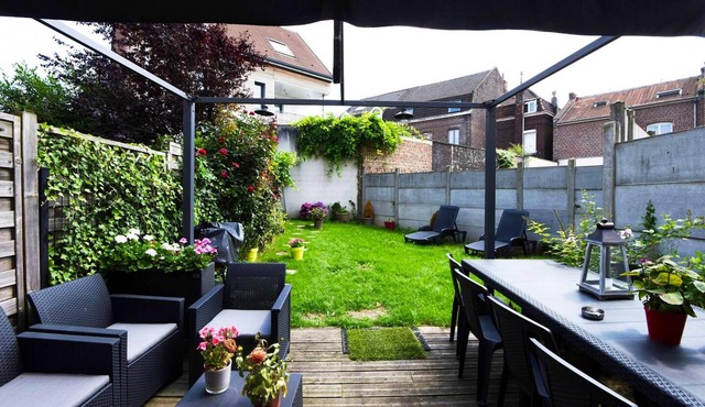 Homerez - Spacious house for 8 ppl. with garden and terrace at La Madeleine