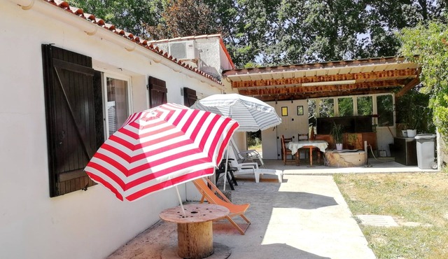 Homerez - Spacious House in Venansault with Garden and Terrace