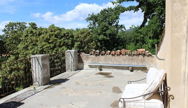 Homerez - Spacious house in Villeneuve with mountain view