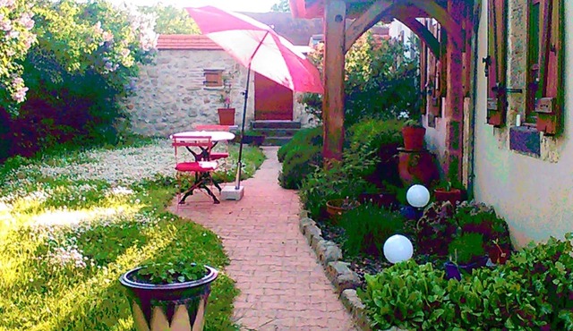 Homerez - Spacious house for 7 ppl. with garden and terrace at Montoldre