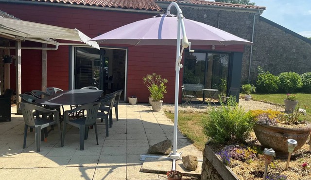 Homerez - Spacious House in Pouzauges - Accommodates 14 Guests