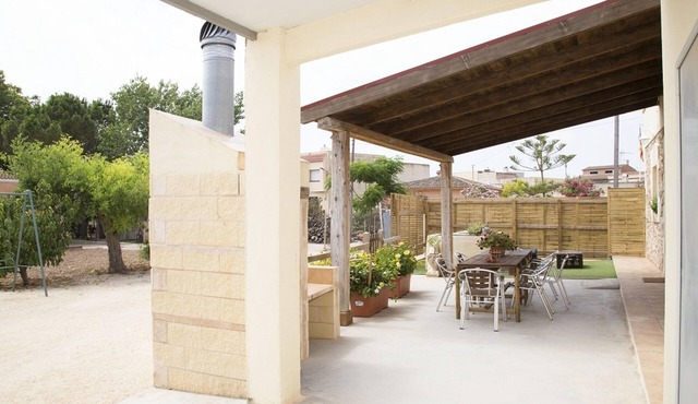Homerez - Spacious House in Camarles with Private Pool