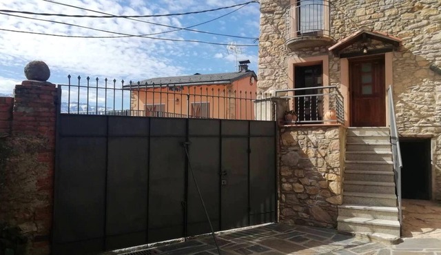 Homerez - Spacious house with terrace and balcony