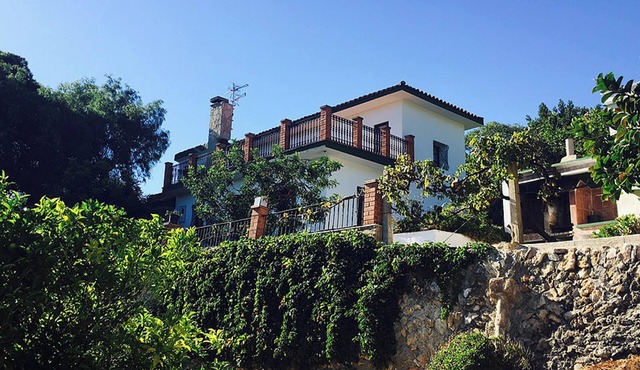 Homerez - Spacious house in Tortosa with private pool