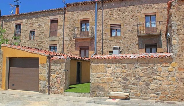 Homerez - Spacious House in Vinuesa with 160 m²