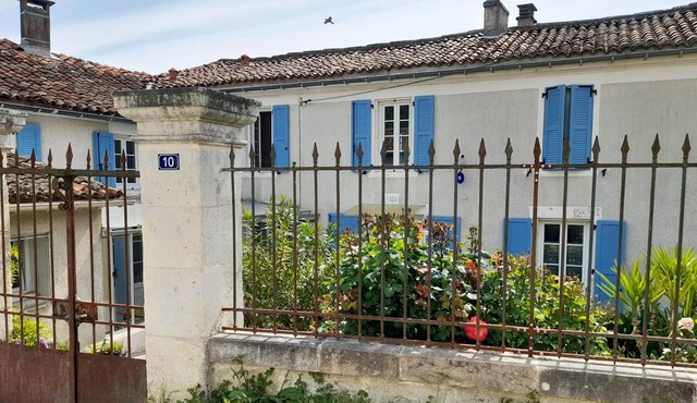 Homerez - Spacious house with garden and Wifi