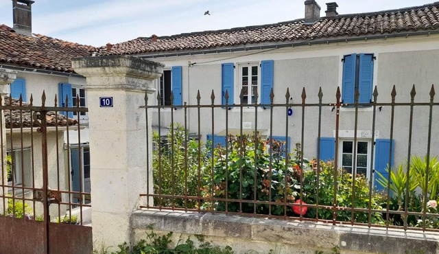 Homerez - Spacious house for 6 ppl. with garden at Archiac