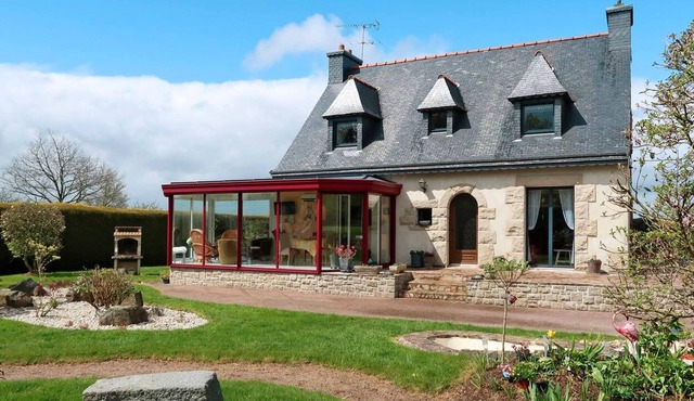 Homerez - Spacious house for 6 ppl. with garden and terrace at Pédernec