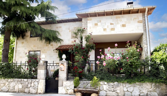 Homerez - Spacious house with garden in Abejar