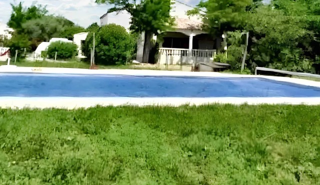 Homerez - Spacious Villa in Aimargues with Private Pool