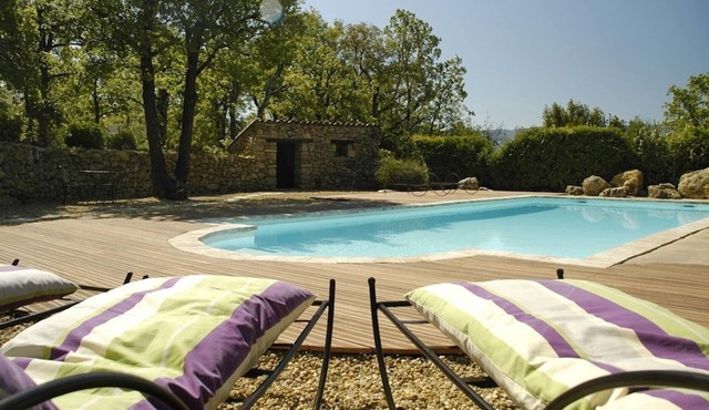 Homerez - Spacious villa for 8 ppl. with swimming-pool and terrace at Caseneuve