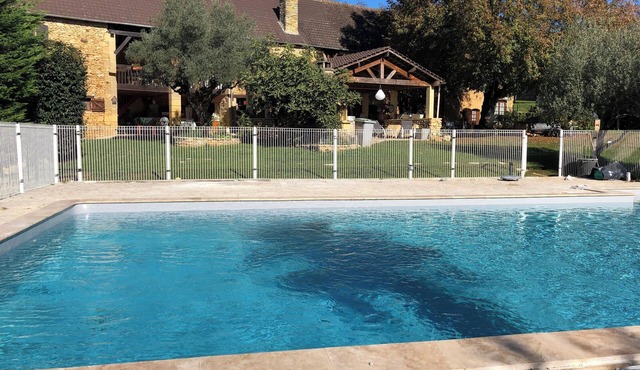 Homerez - Spacious villa in Proissans with private pool