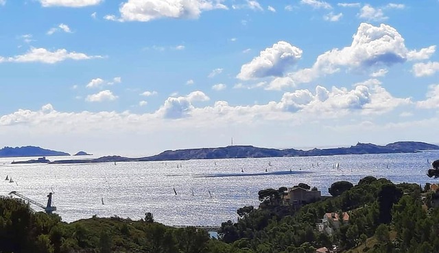 Homerez - Studio 5 km away from the beach for 2 ppl. with sea view at Marseille