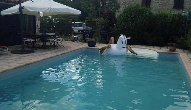 Homerez - Studio Bio with garden.