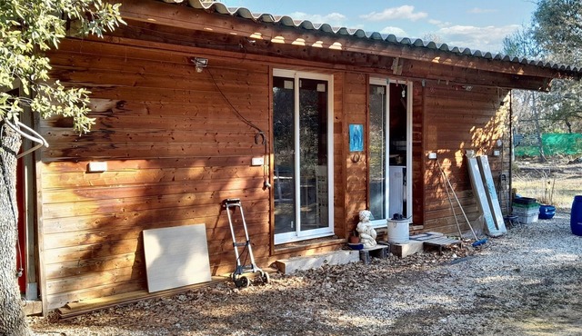 Homerez - Studio in Cucuron with Garden