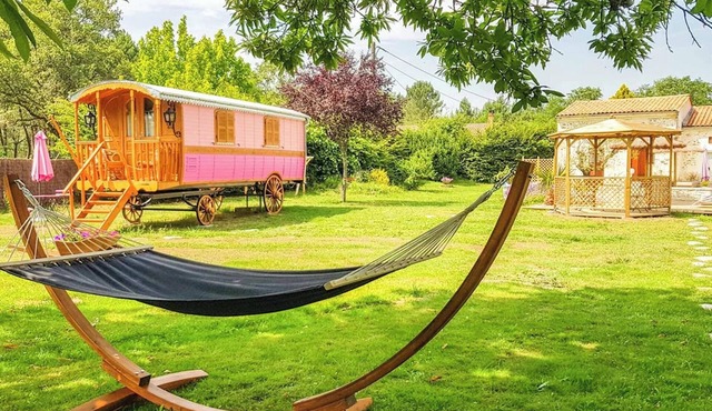 Homerez - Studio with pool in Bussac-Forêt