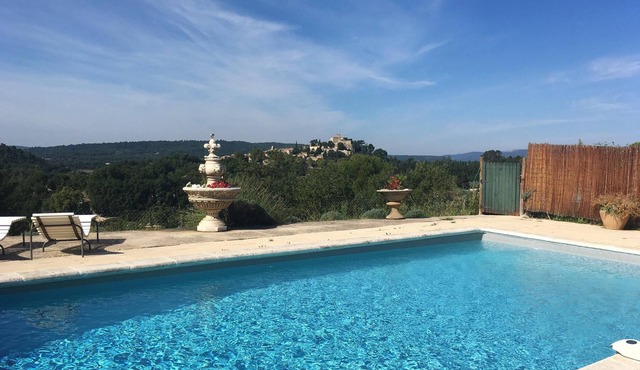 Homerez - Superb house for 3 pers. with shared pool and garden in Ansouis