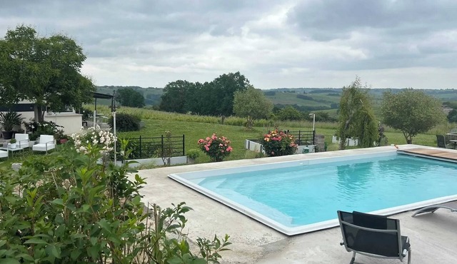 Homerez - Villa amid the vineyards