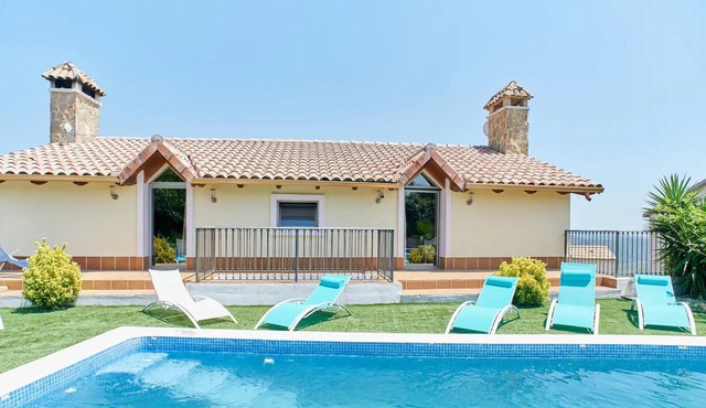 Homerez - Villa 10 km away from the beach with swimming-pool, jacuzzi and garden