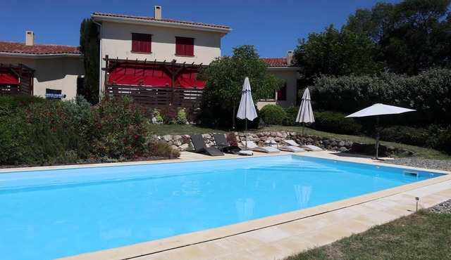 Homerez - Villa 9 km away from the beach for 17 ppl. with swimming-pool and spa