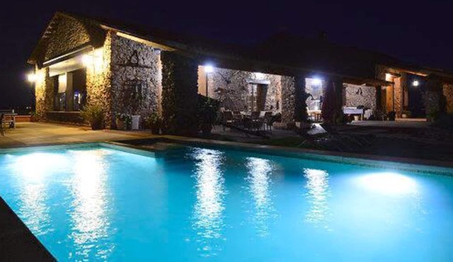 Homerez - Villa for 10 ppl. with swimming-pool and garden at Fernán Caballero
