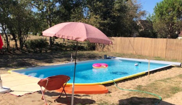 Homerez - Villa for 2 ppl. with swimming-pool and terrace at Betz-le-Château