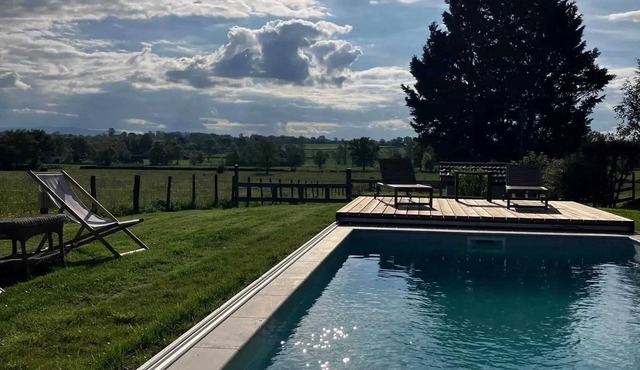 Homerez - Villa for 14 ppl. with swimming-pool, garden and terrace at Briennon