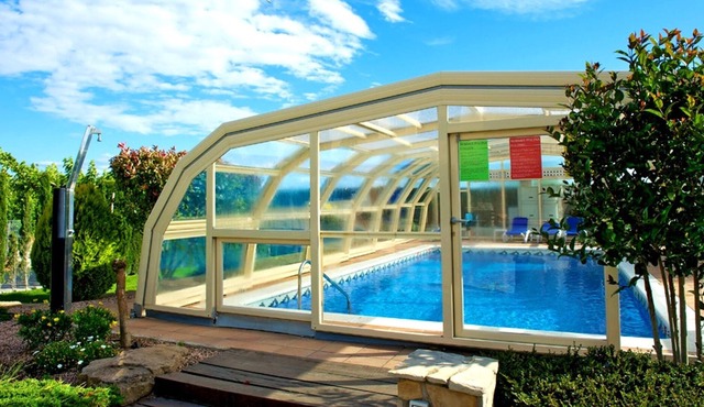 Homerez - Villa for 15 ppl. with swimming-pool, jacuzzi and terrace at Tornabous