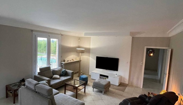 Homerez - Villa for 4 ppl. with swimming-pool, garden and terrace at Merville