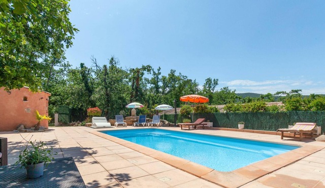 Homerez - Villa for 6 ppl. with swimming-pool, garden and terrace at Rocbaron