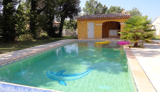 Homerez - Villa for 6 ppl. with swimming-pool, garden and terrace at Régusse