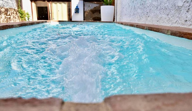 Homerez - Villa for 8 ppl. with swimming-pool and terrace at Santa Elena
