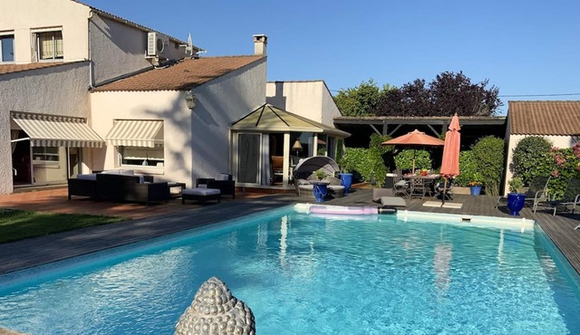 Homerez - Villa for 8 ppl. with swimming-pool, garden and terrace at Nalliers