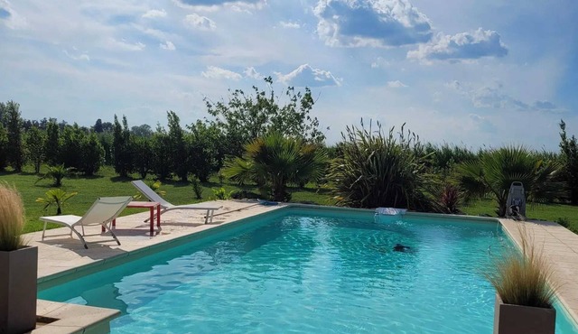 Homerez - Villa in Arles with Private Pool.