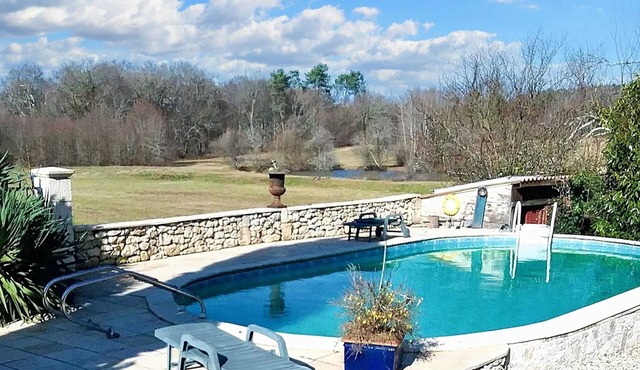 Homerez - Villa in Bosset, pool.