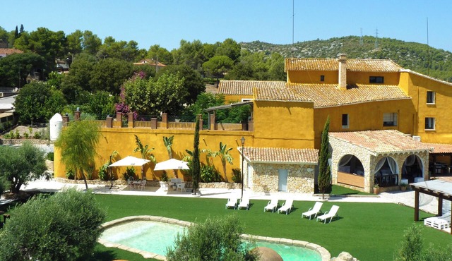 Homerez - Villa in Can Trabal, Pool