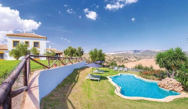 Homerez - Villa in Puerto Serrano